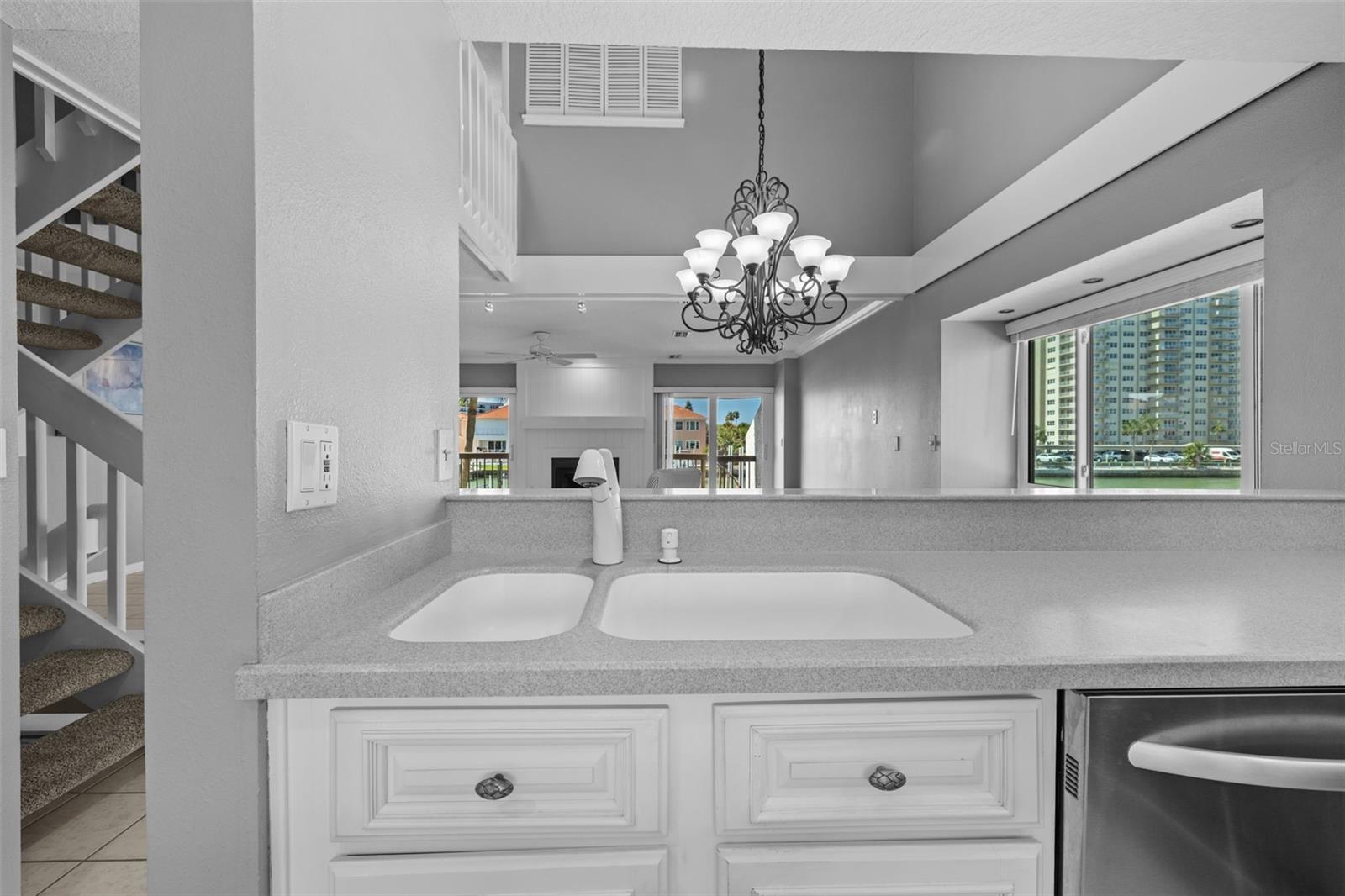 101 MARINA DEL REY CT