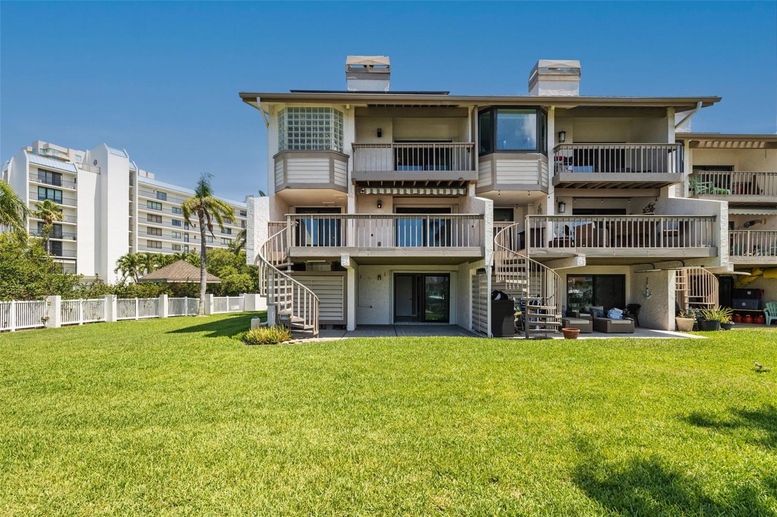 101 MARINA DEL REY CT