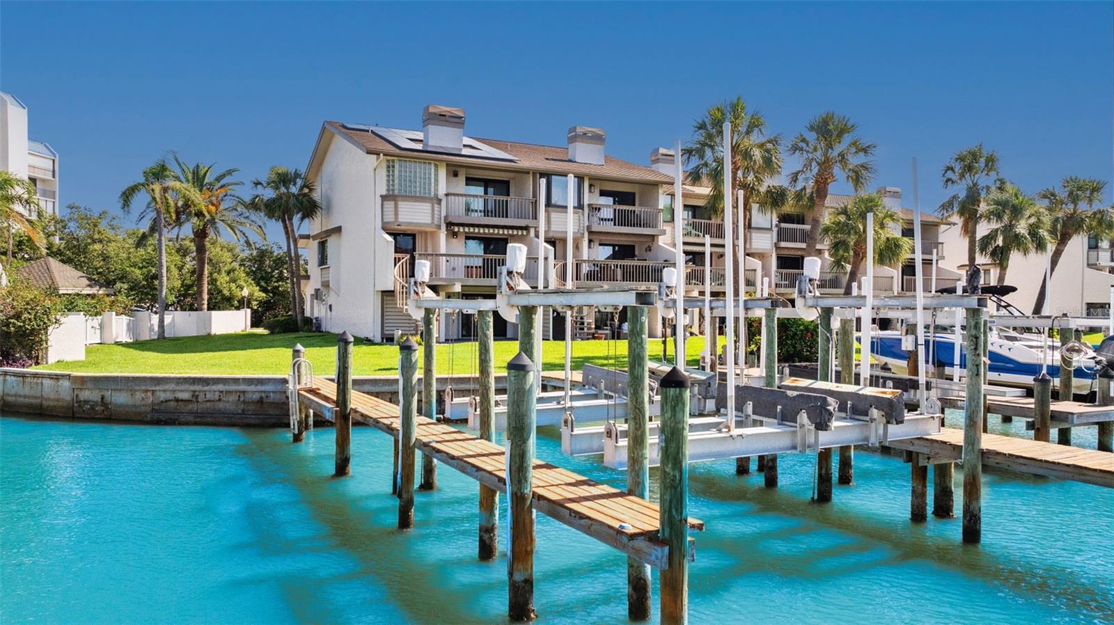 101 MARINA DEL REY CT