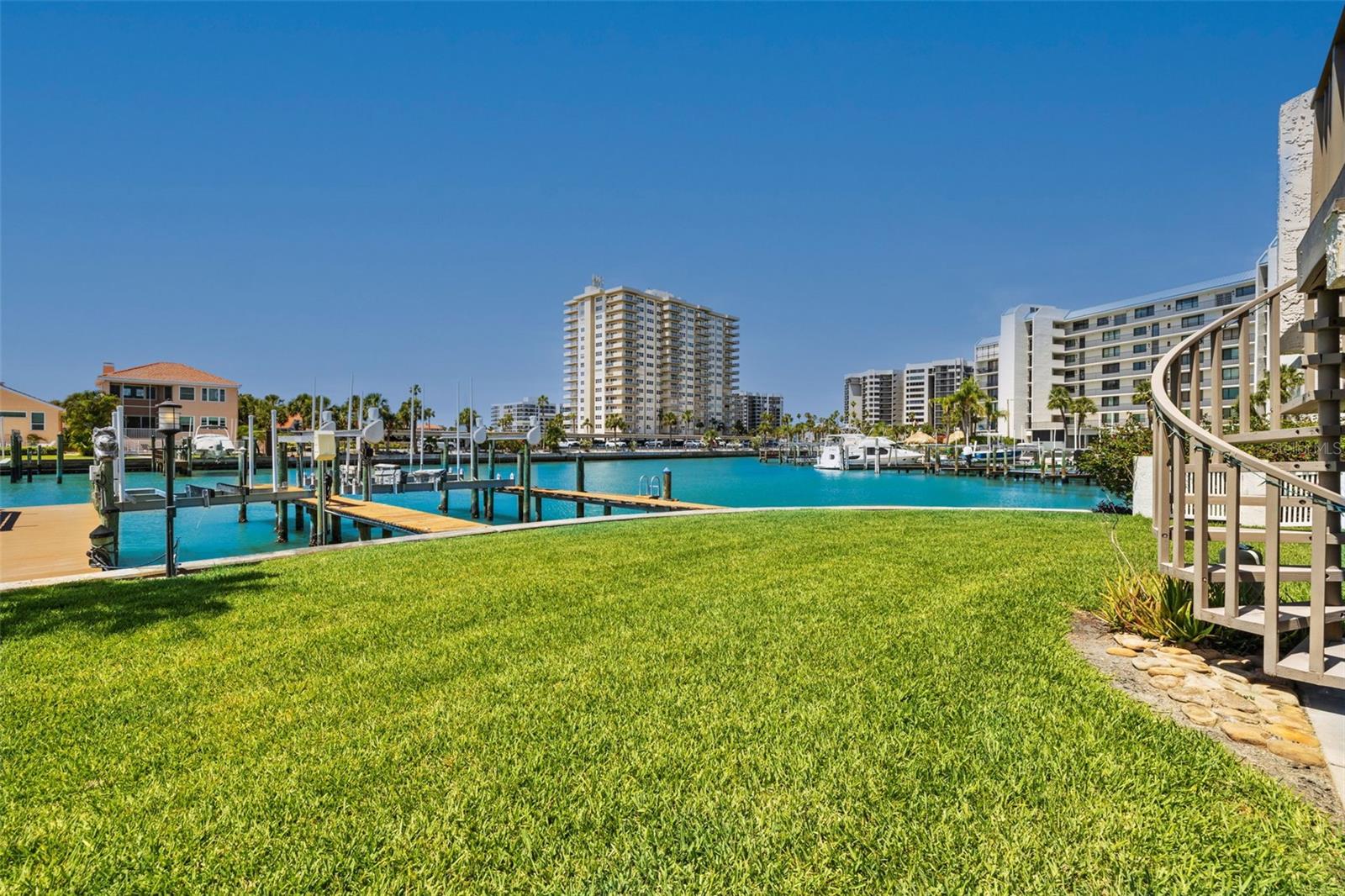 101 MARINA DEL REY CT