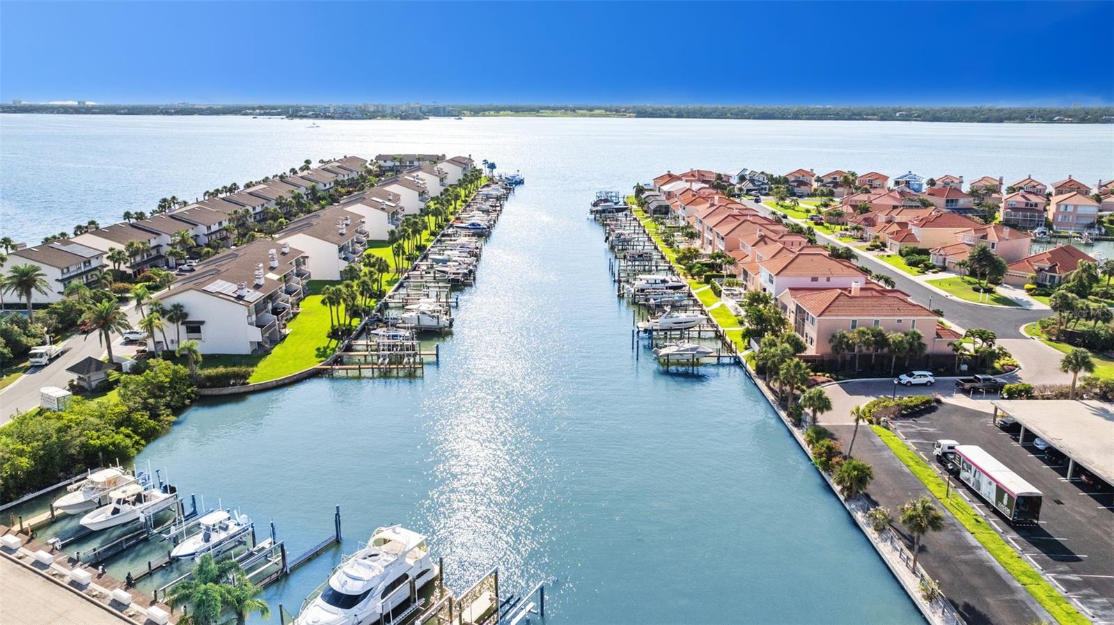 101 MARINA DEL REY CT