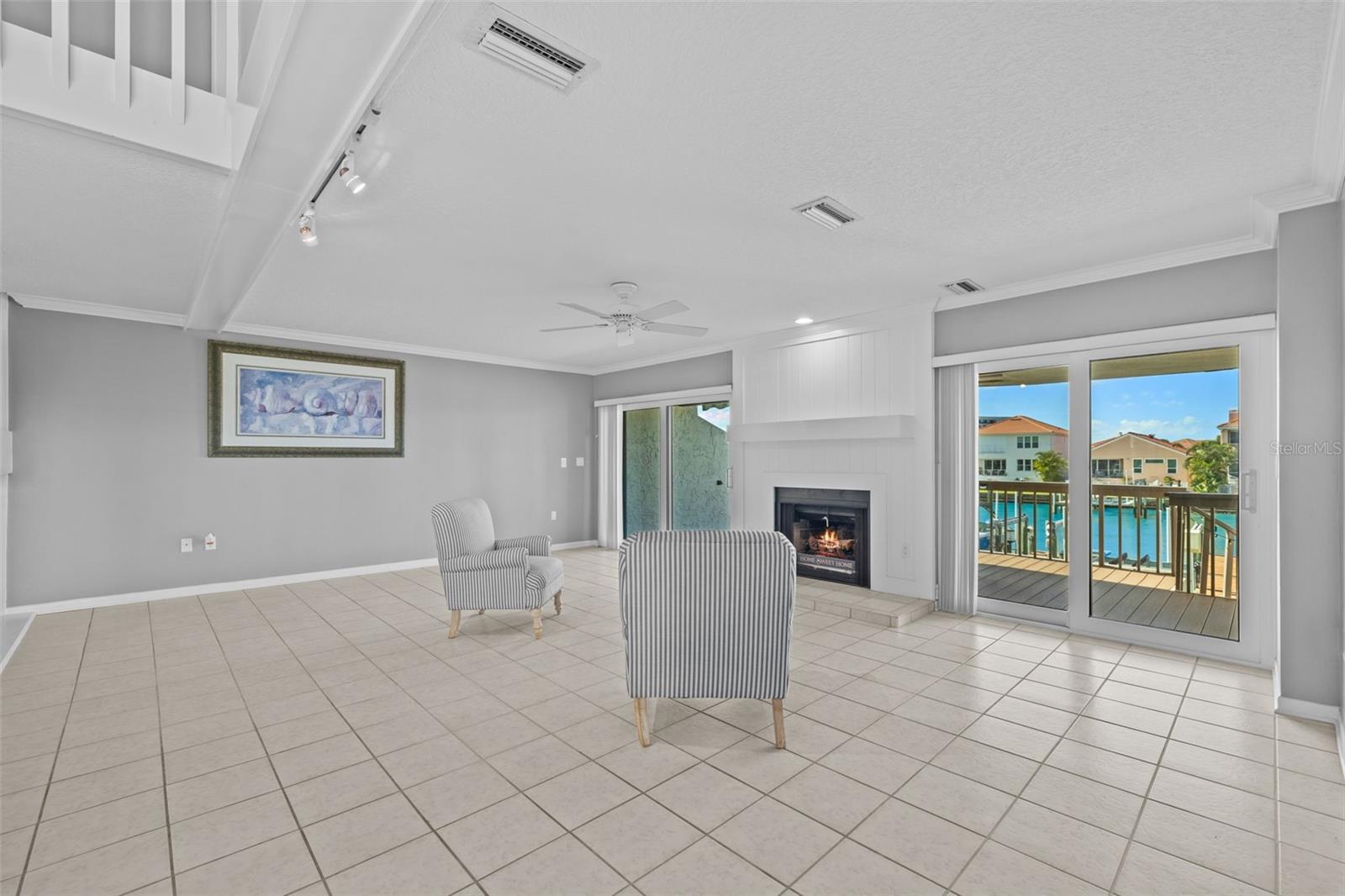 101 MARINA DEL REY CT