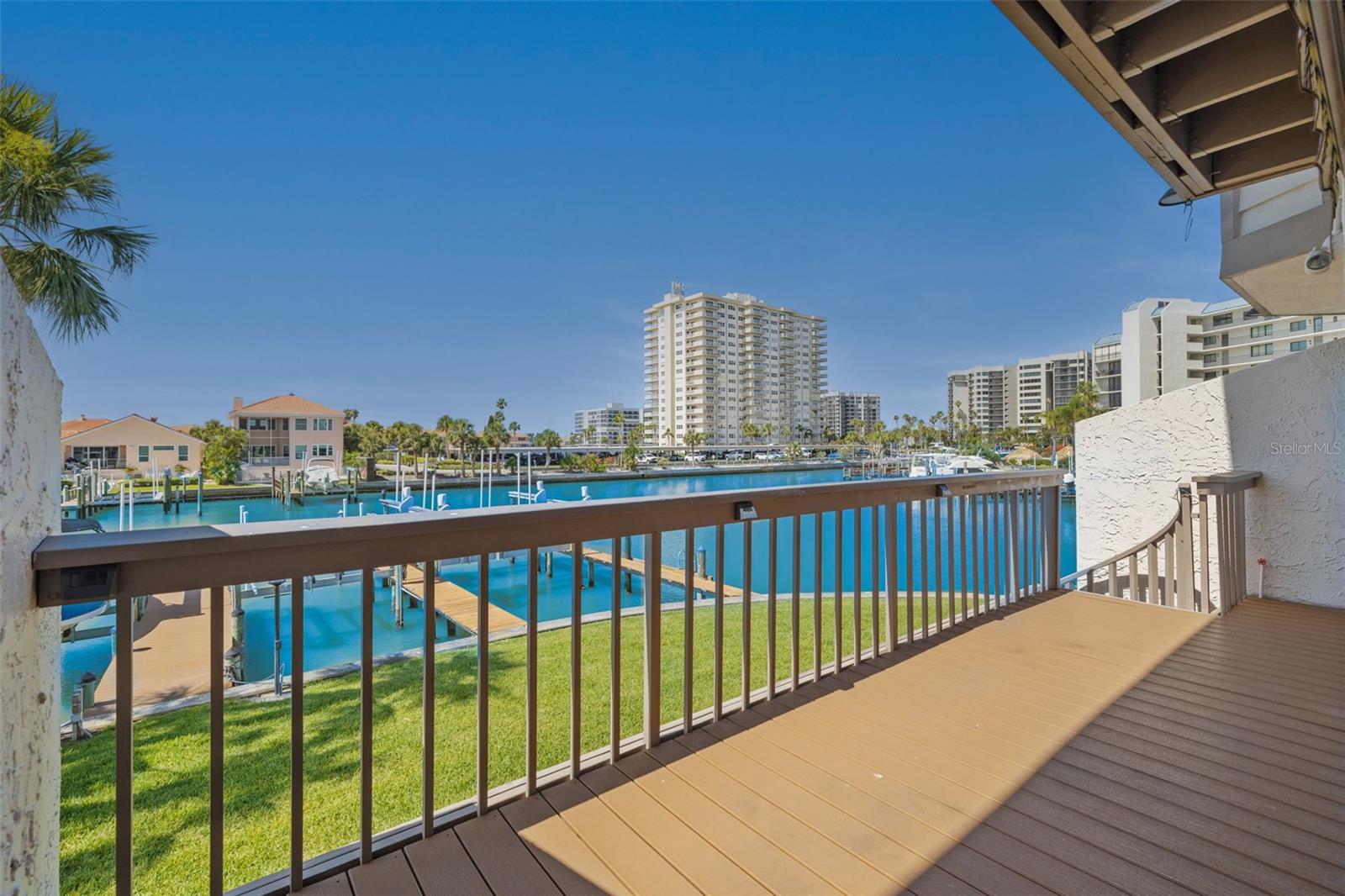 101 MARINA DEL REY CT