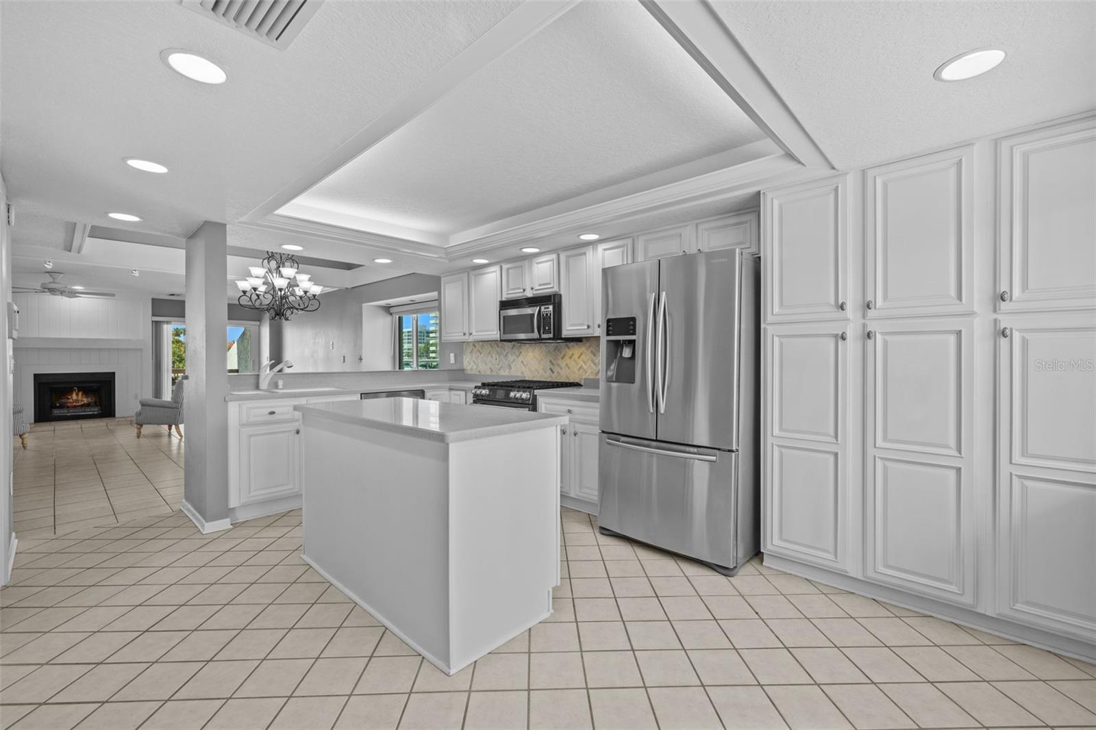 101 MARINA DEL REY CT