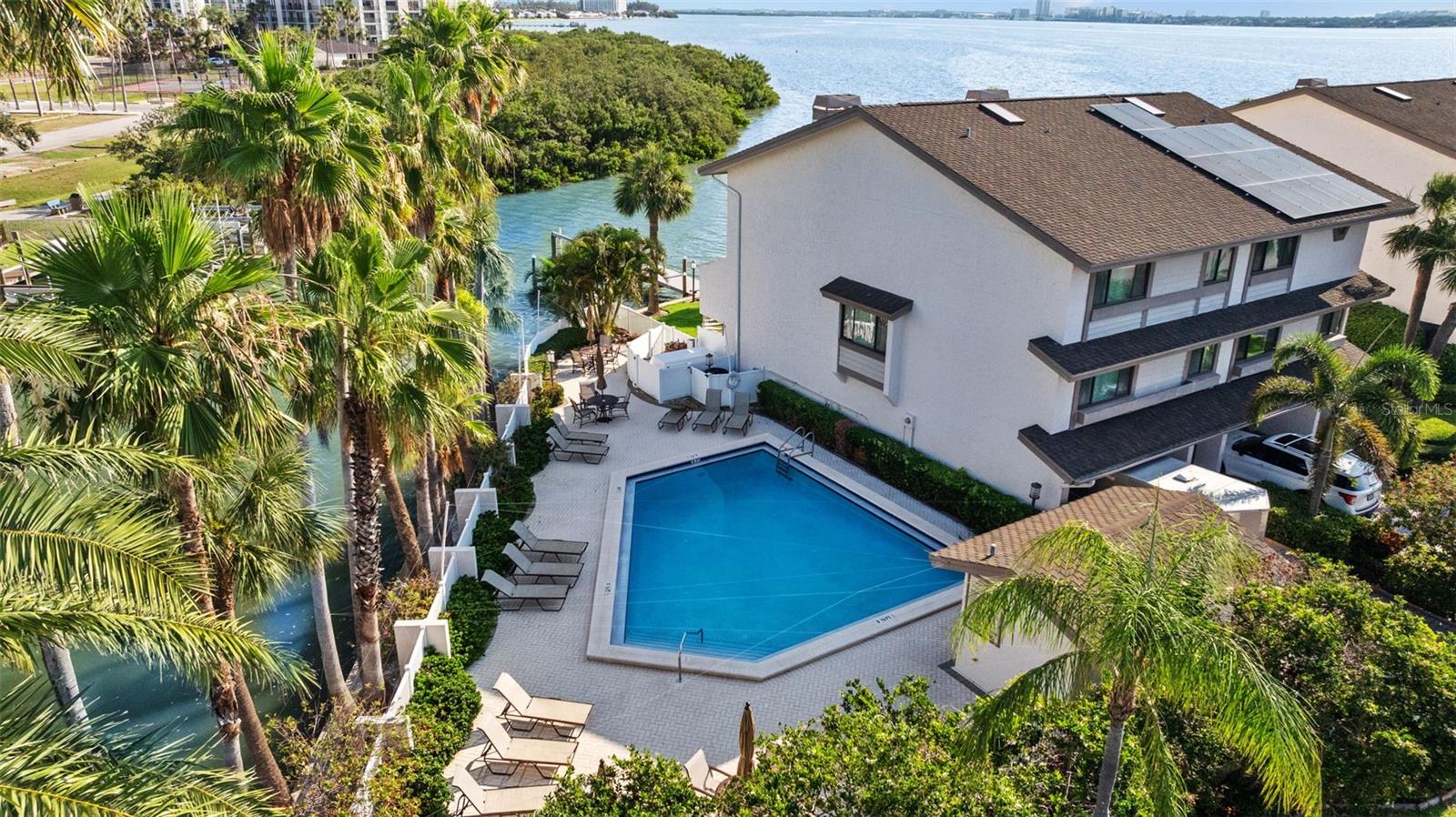 101 MARINA DEL REY CT