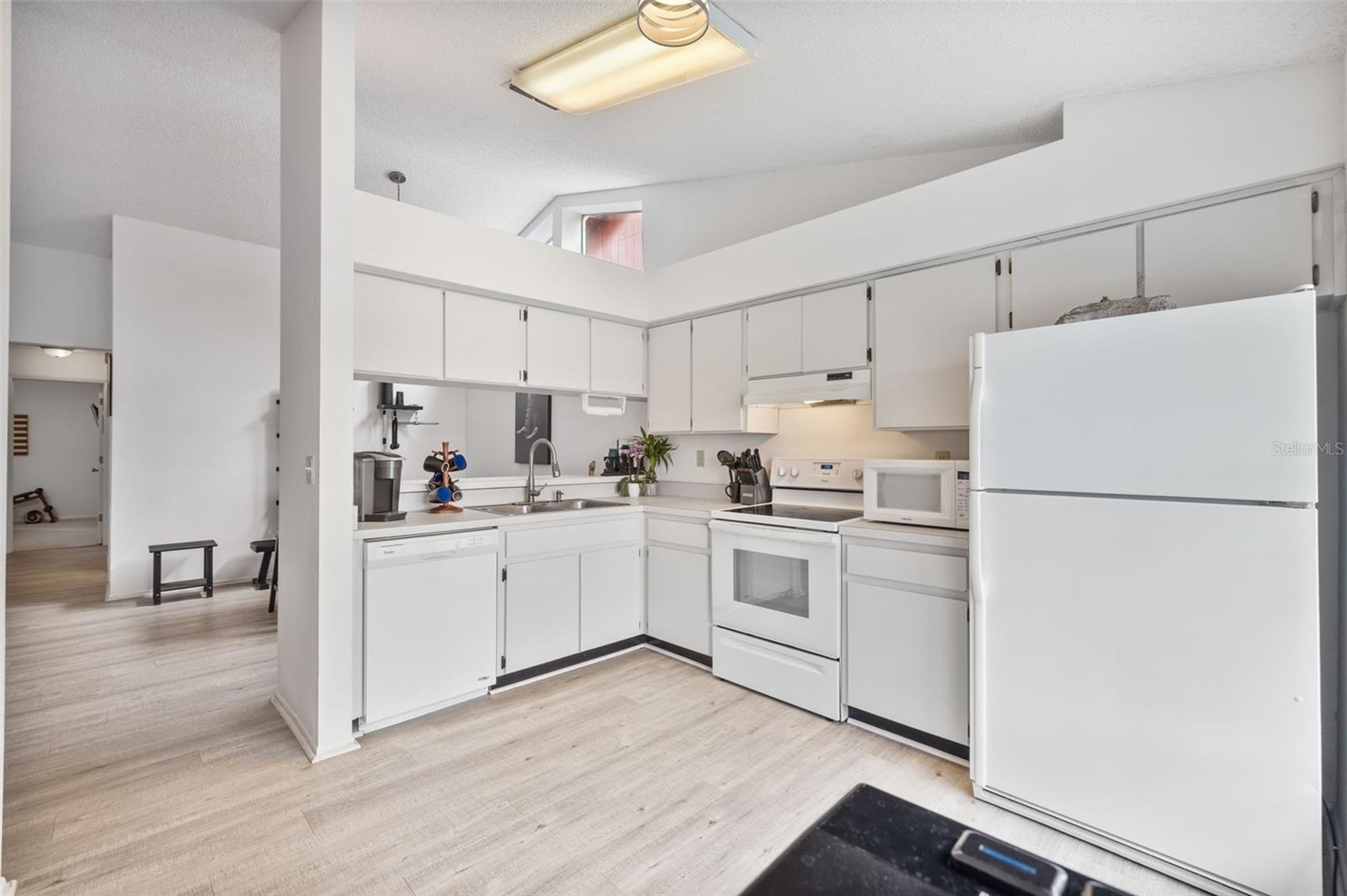 11613 SUNSHINE POND RD