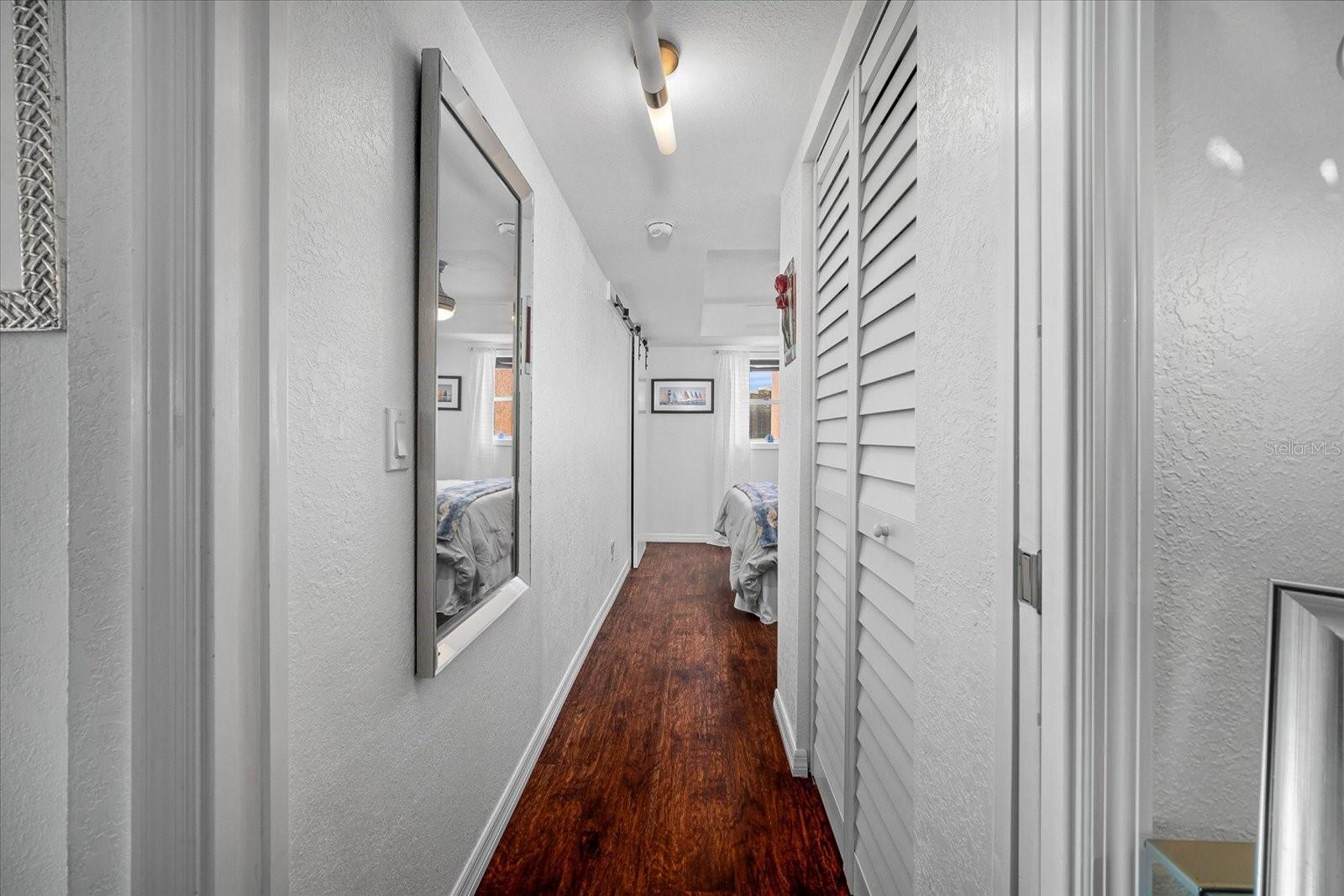 1120 N SHORE DR NE #802