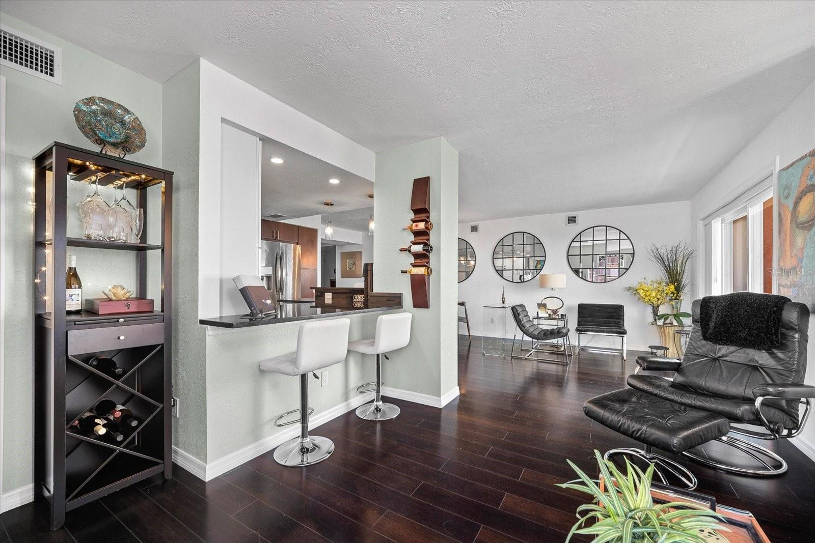 1120 N SHORE DR NE #802
