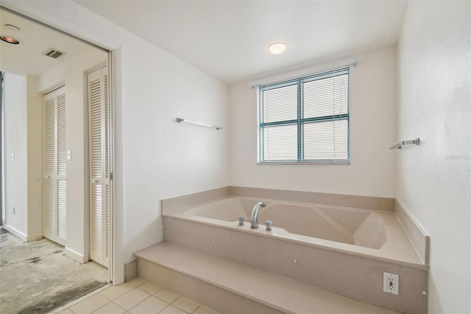 1540 GULF BLVD #1907