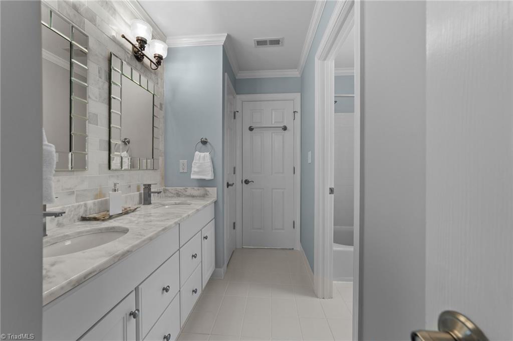 5010 Bearberry Point