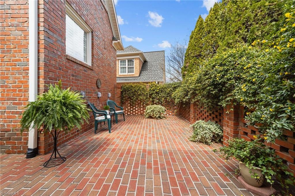 5010 Bearberry Point