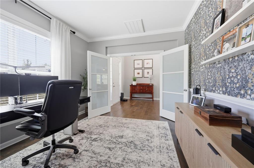 806 Blue Moon Court
