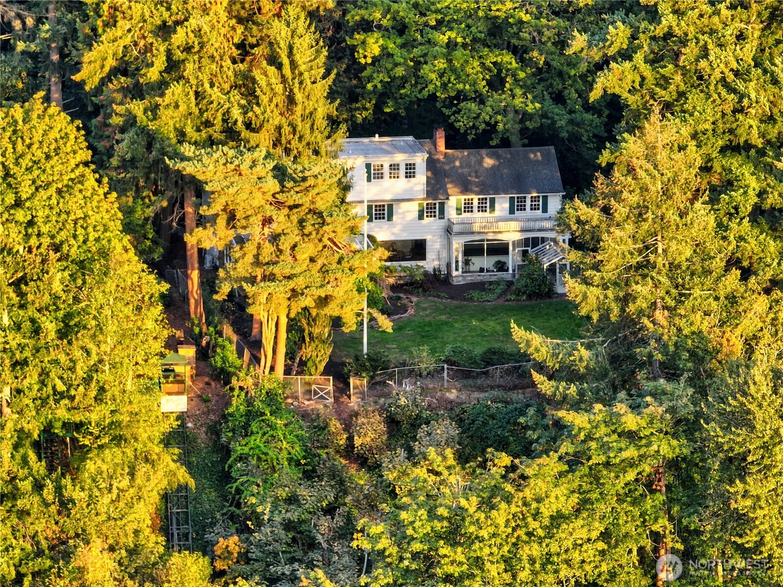 2425 Evergreen Point Road