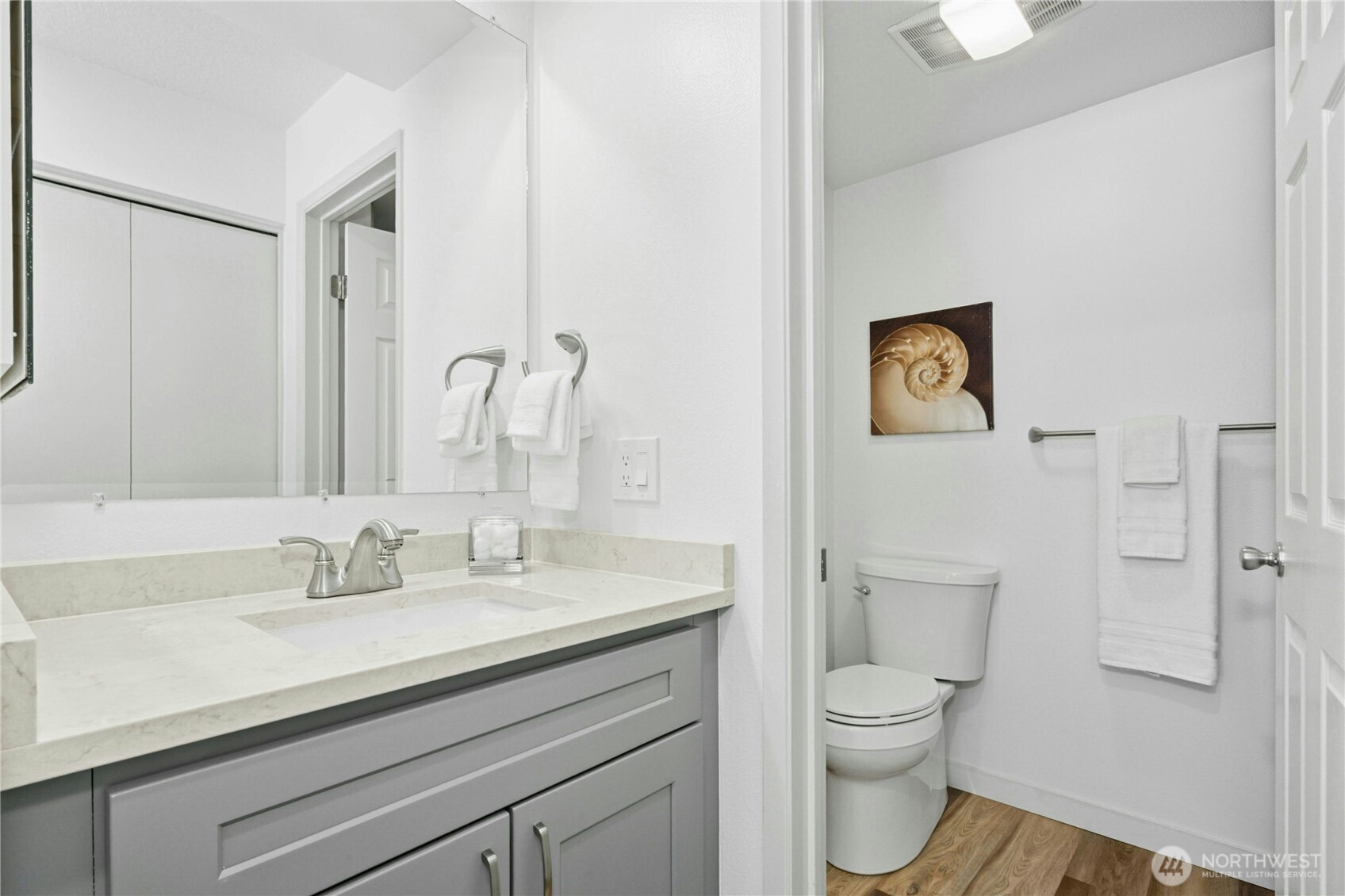 401 100th Avenue NE Unit: 208