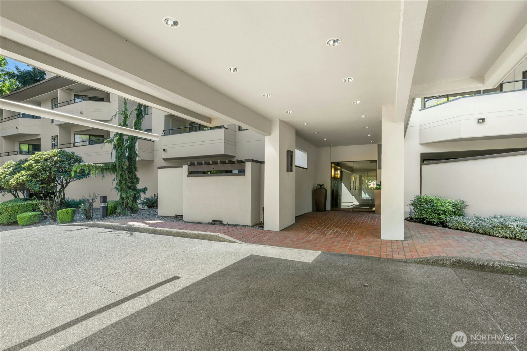 401 100th Avenue NE Unit: 208