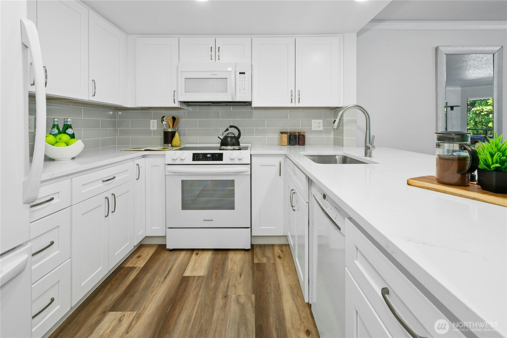401 100th Avenue NE Unit: 208