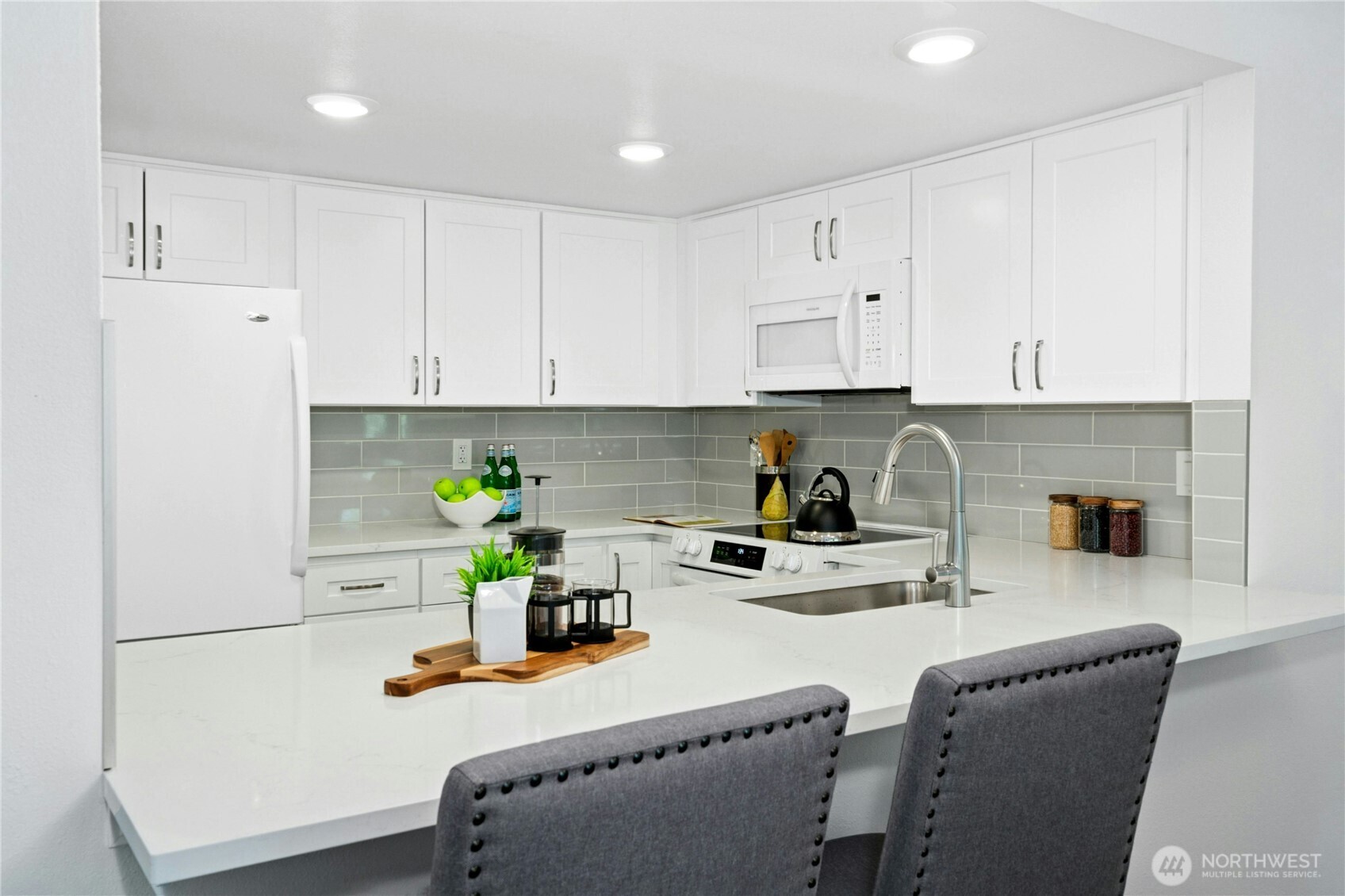401 100th Avenue NE Unit: 208