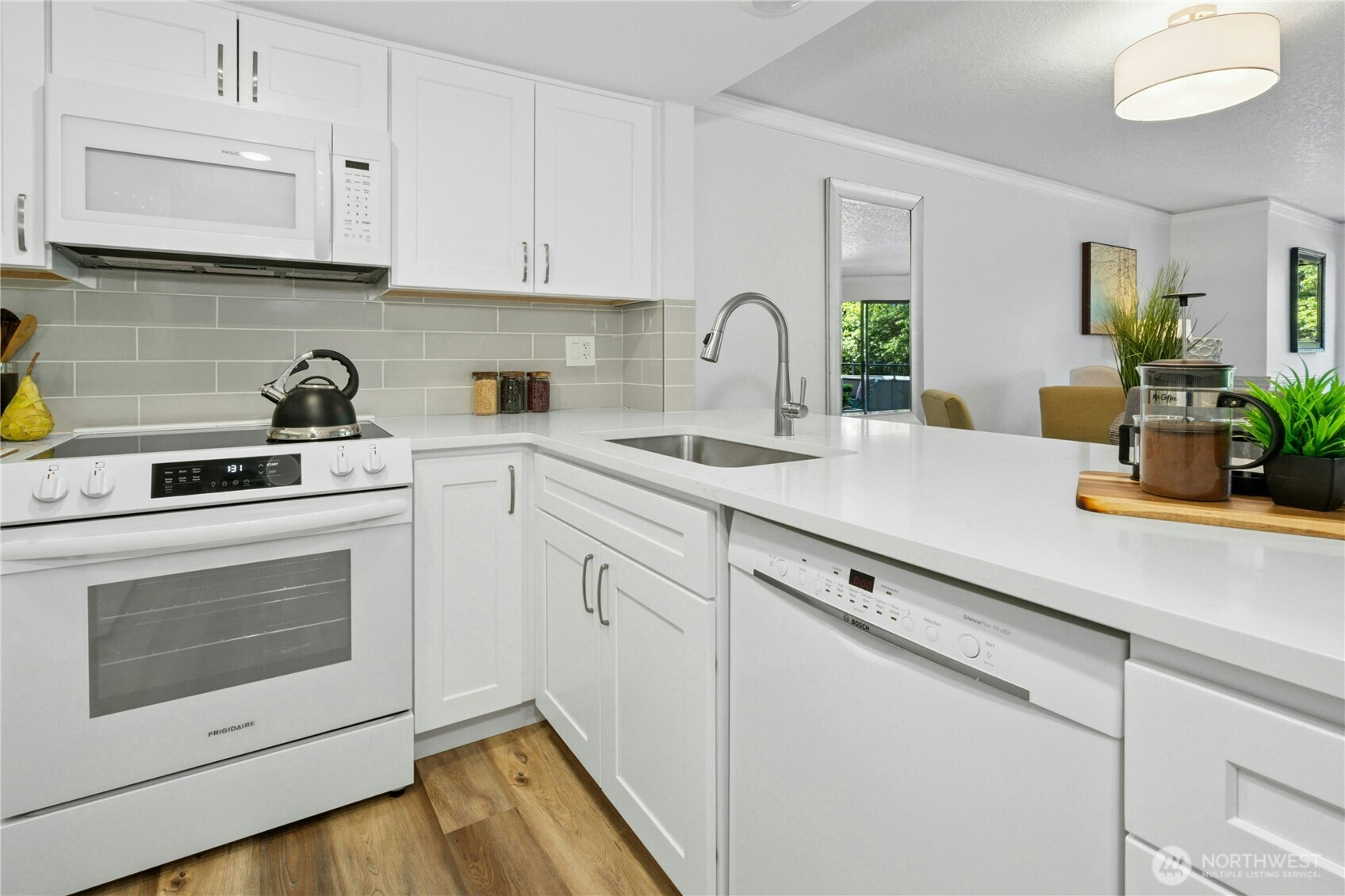 401 100th Avenue NE Unit: 208