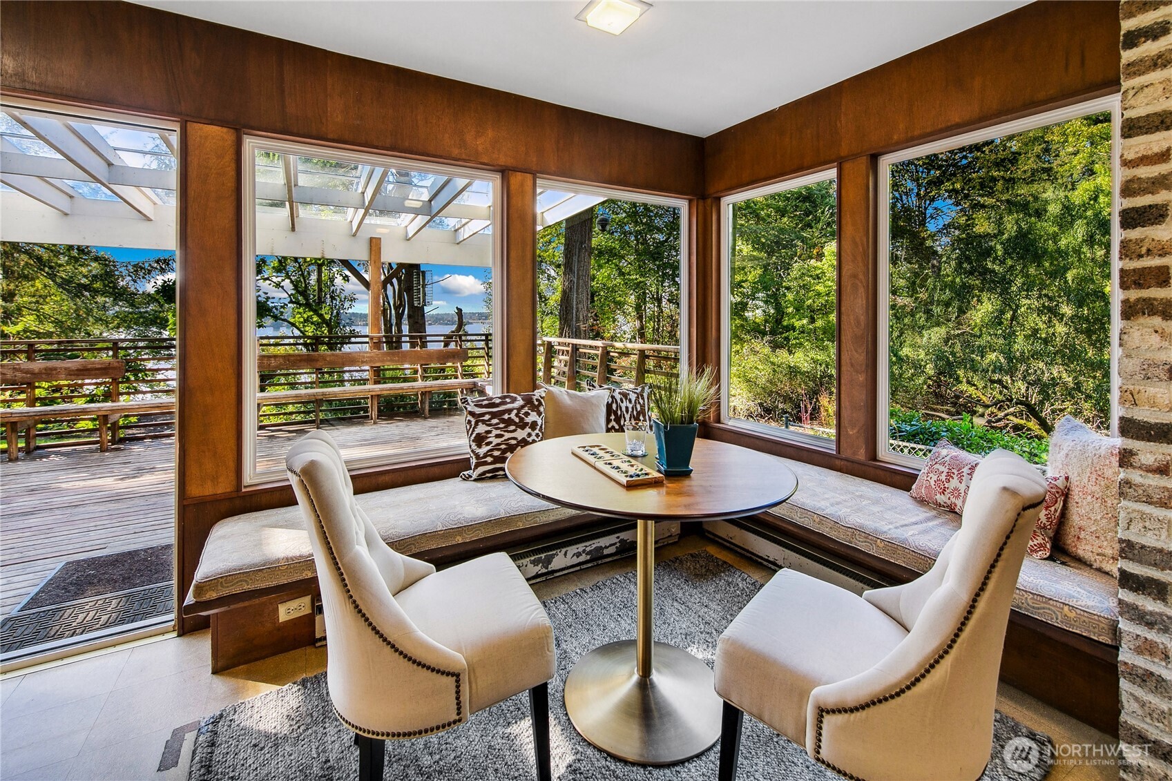 2425 Evergreen Point Road