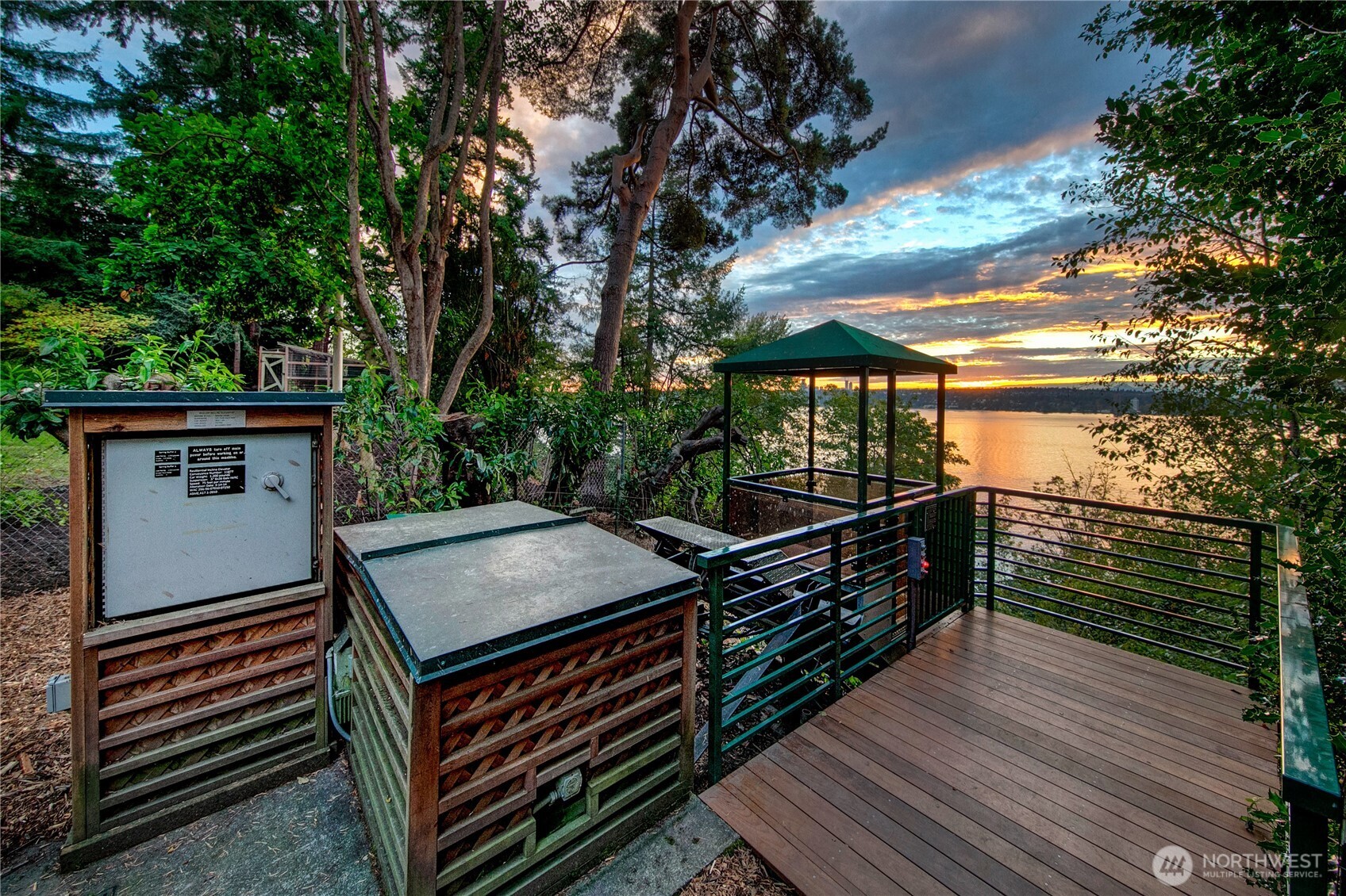 2425 Evergreen Point Road