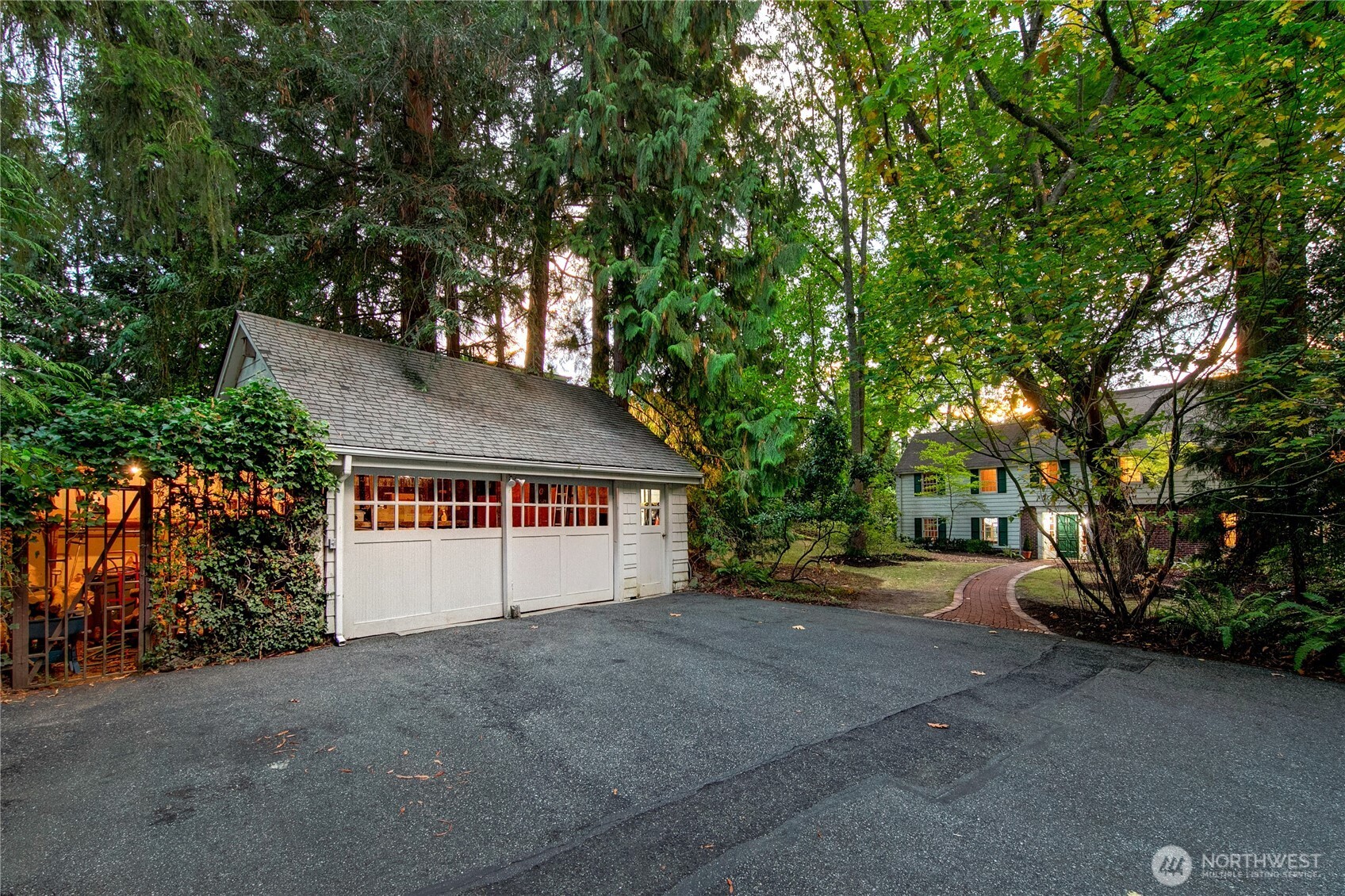 2425 Evergreen Point Road