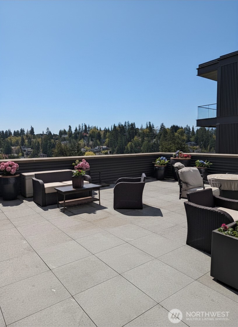 10000 Main Street Unit: #605