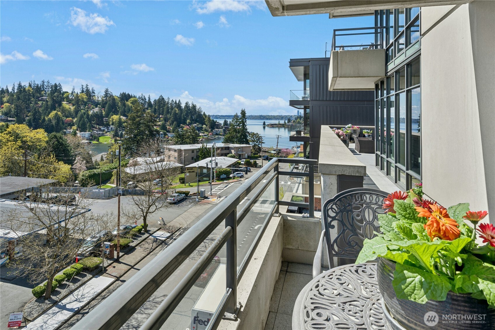 10000 Main Street Unit: #605