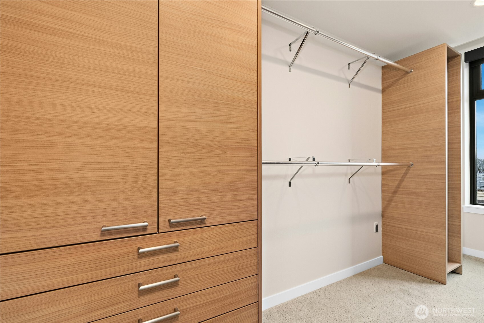 10000 Main Street Unit: #605