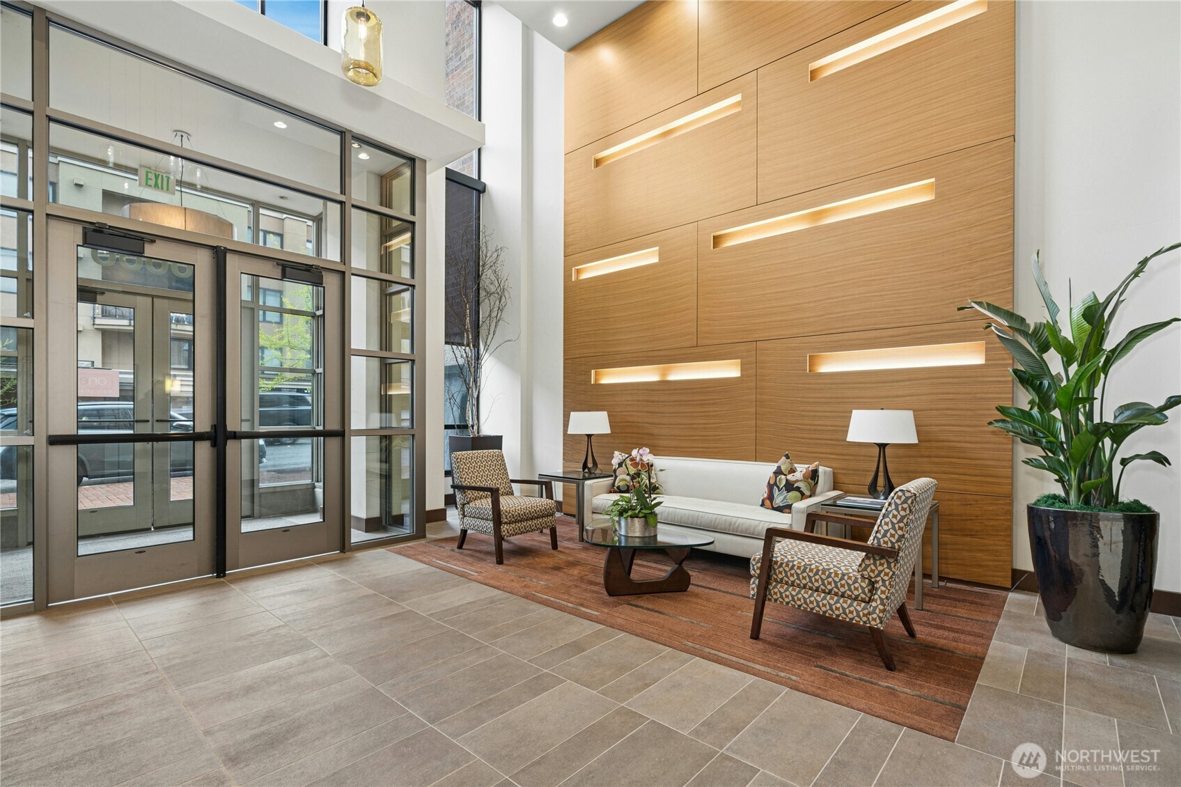 10000 Main Street Unit: #605