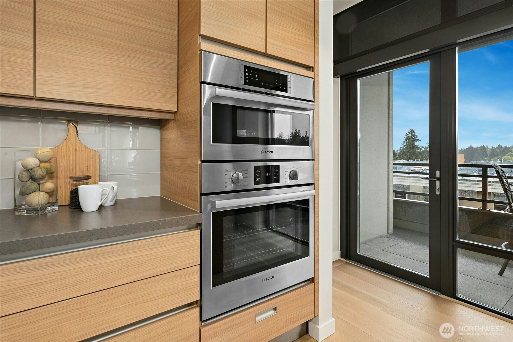 10000 Main Street Unit: #605