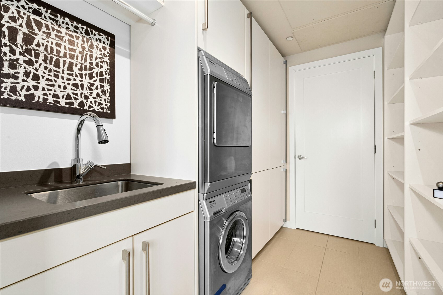 10000 Main Street Unit: #605