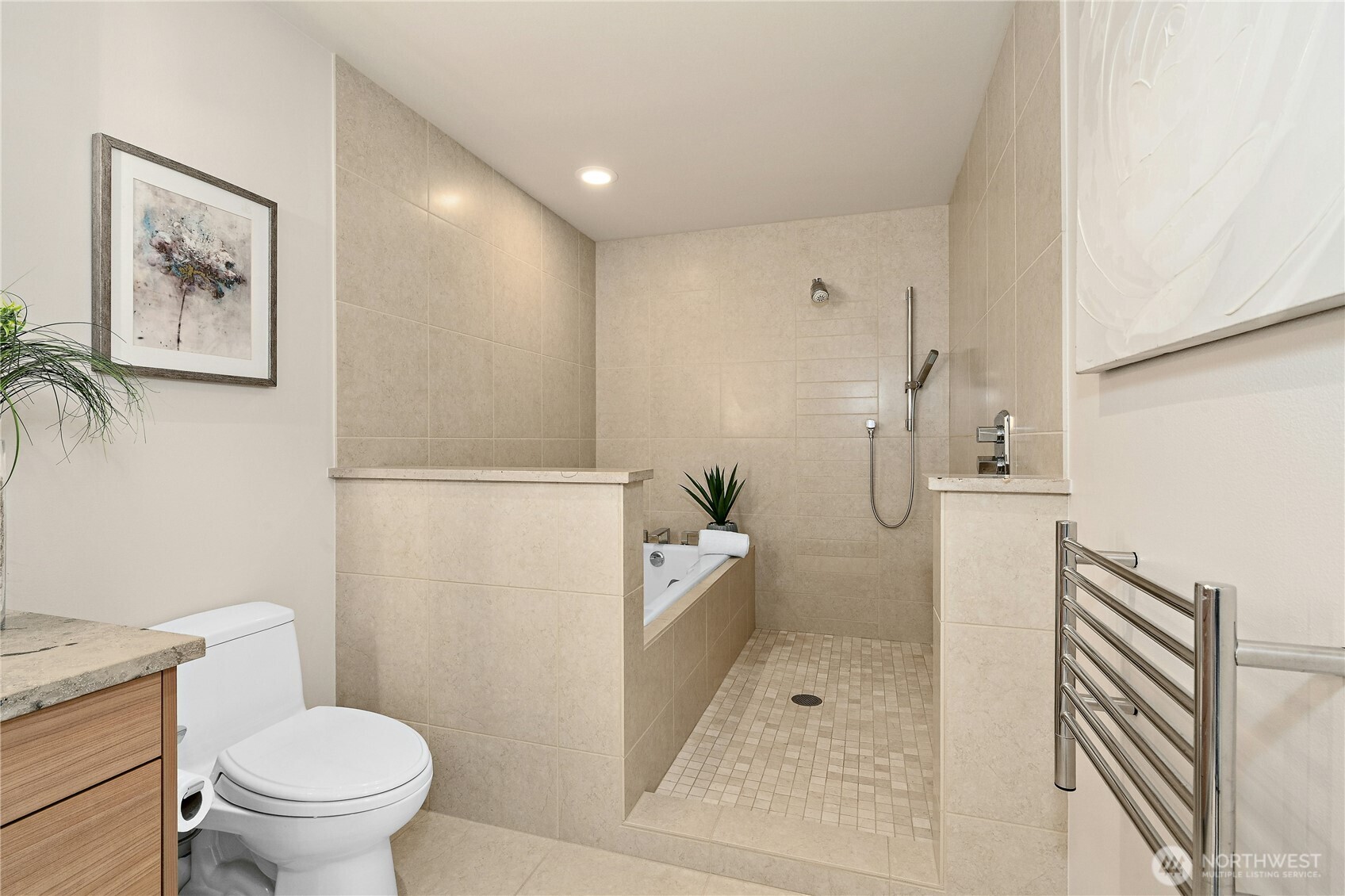 10000 Main Street Unit: #605