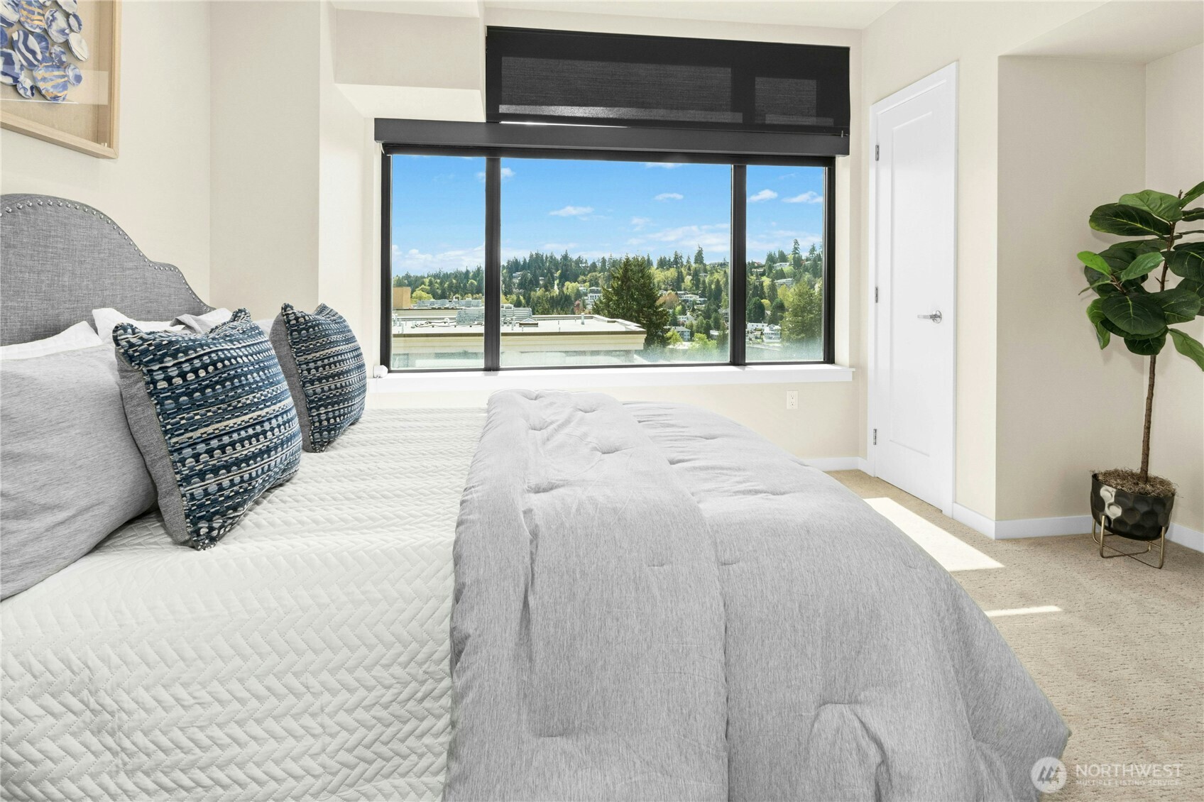 10000 Main Street Unit: #605