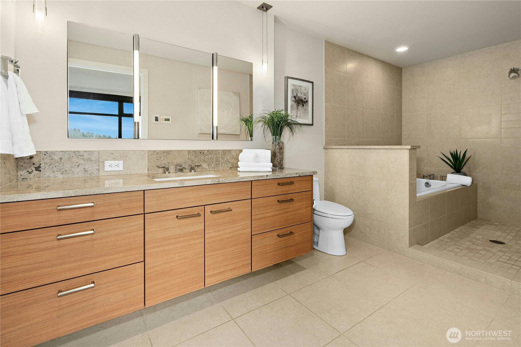 10000 Main Street Unit: #605