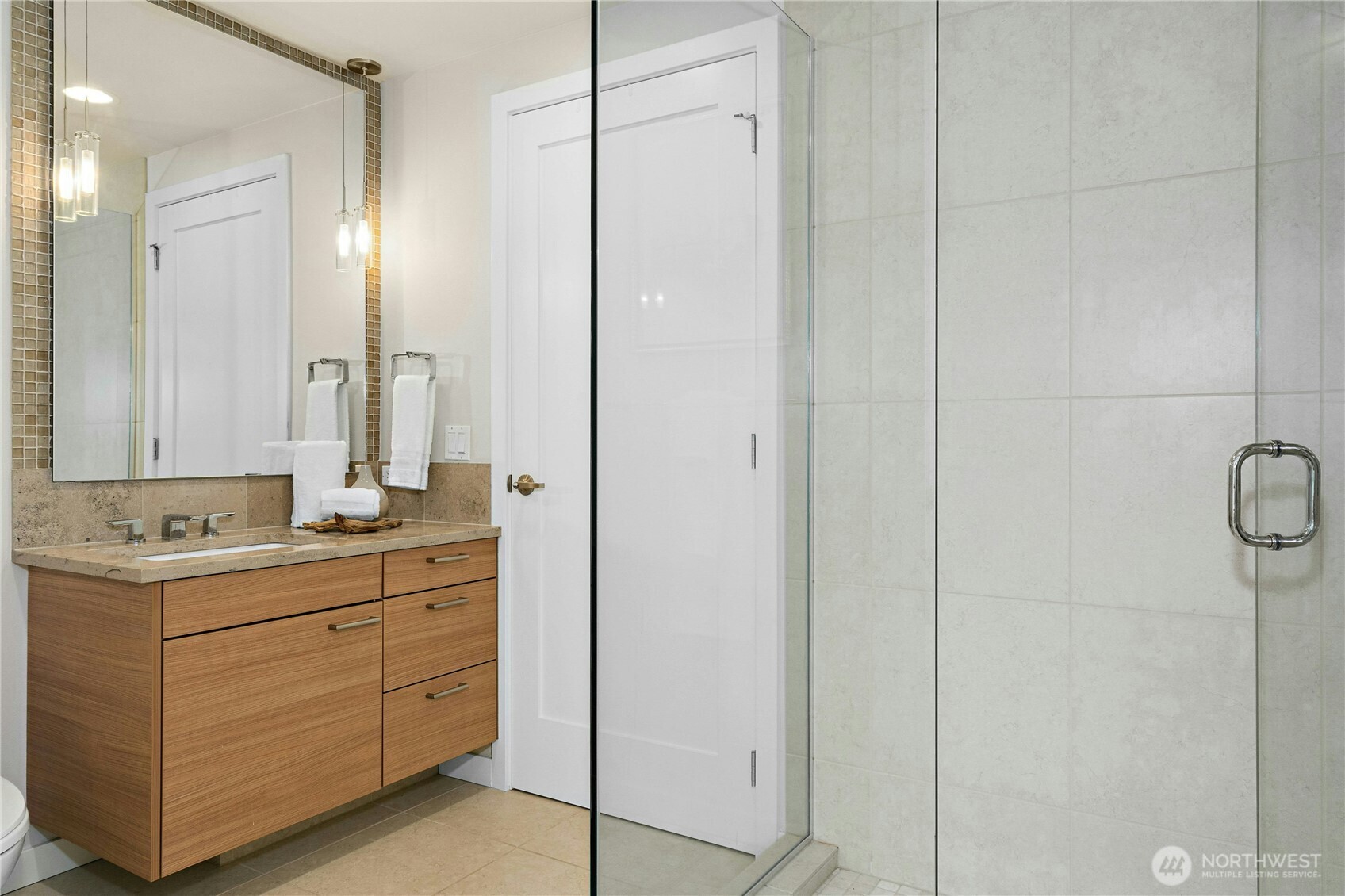 10000 Main Street Unit: #605