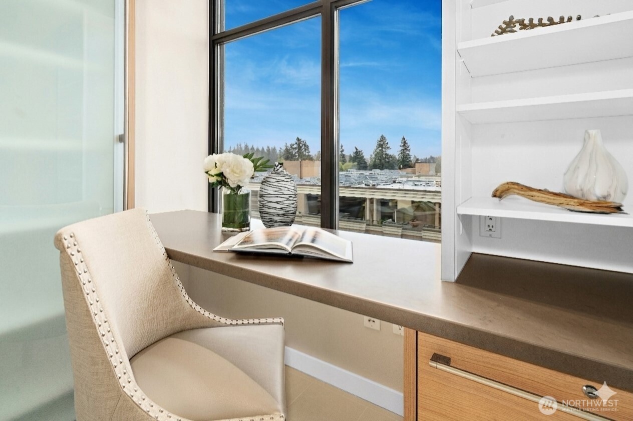 10000 Main Street Unit: #605