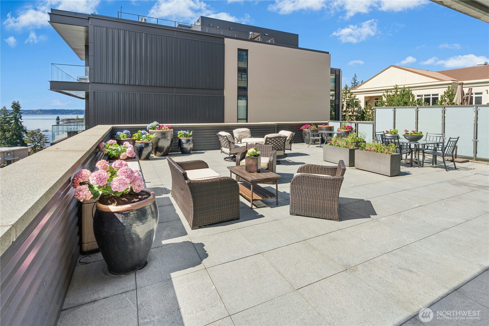 10000 Main Street Unit: #605