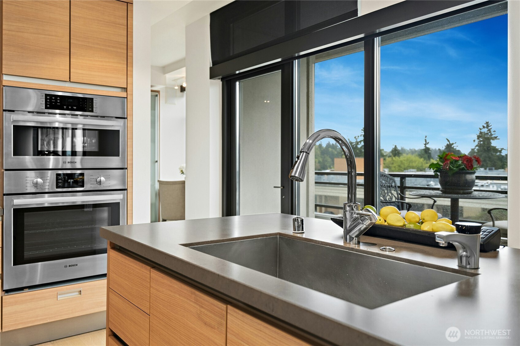 10000 Main Street Unit: #605