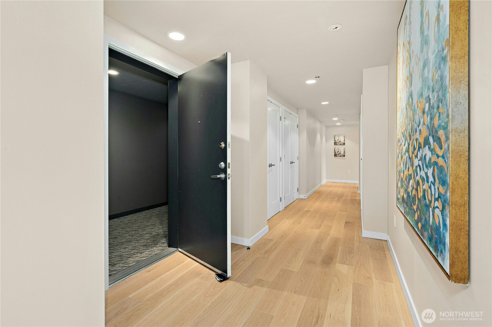 10000 Main Street Unit: #605