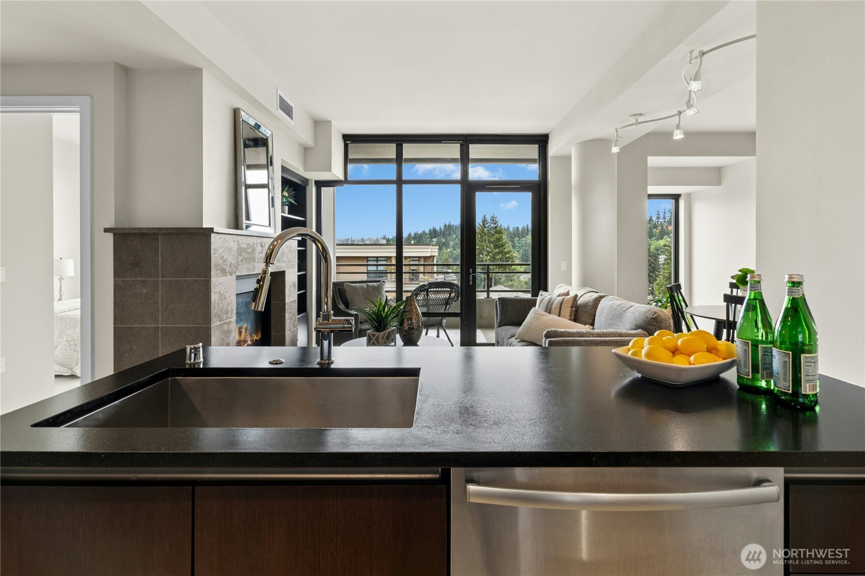 10000 Main Street Unit: 507