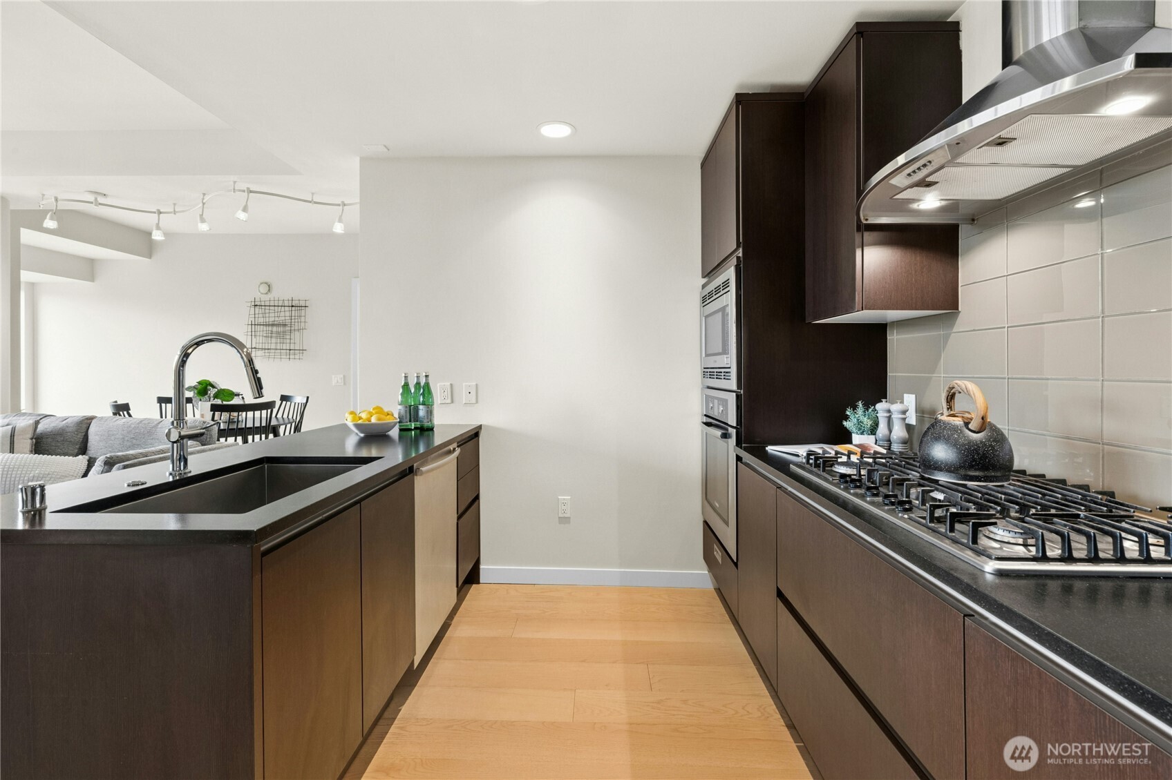 10000 Main Street Unit: 507