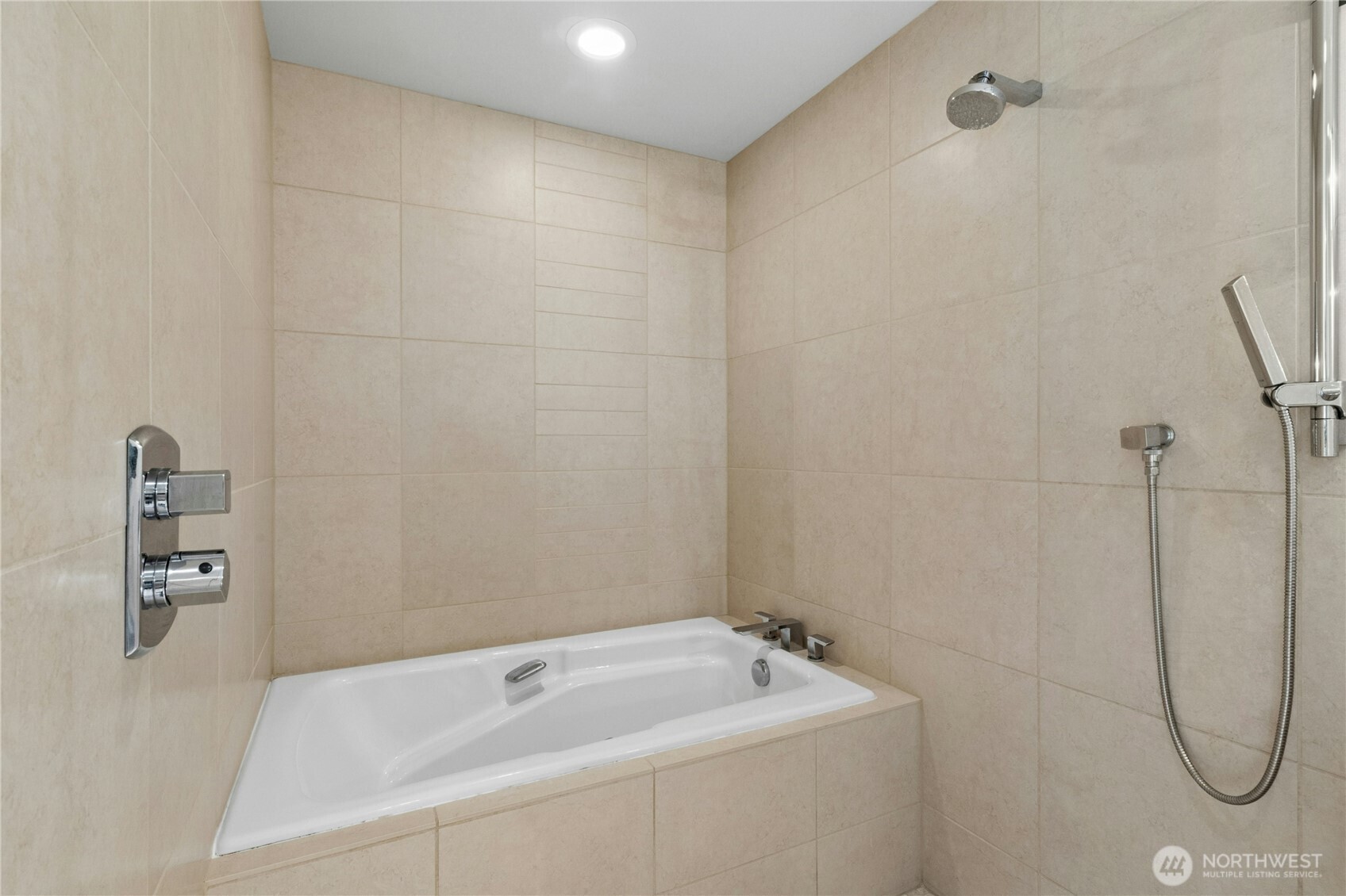 10000 Main Street Unit: 507