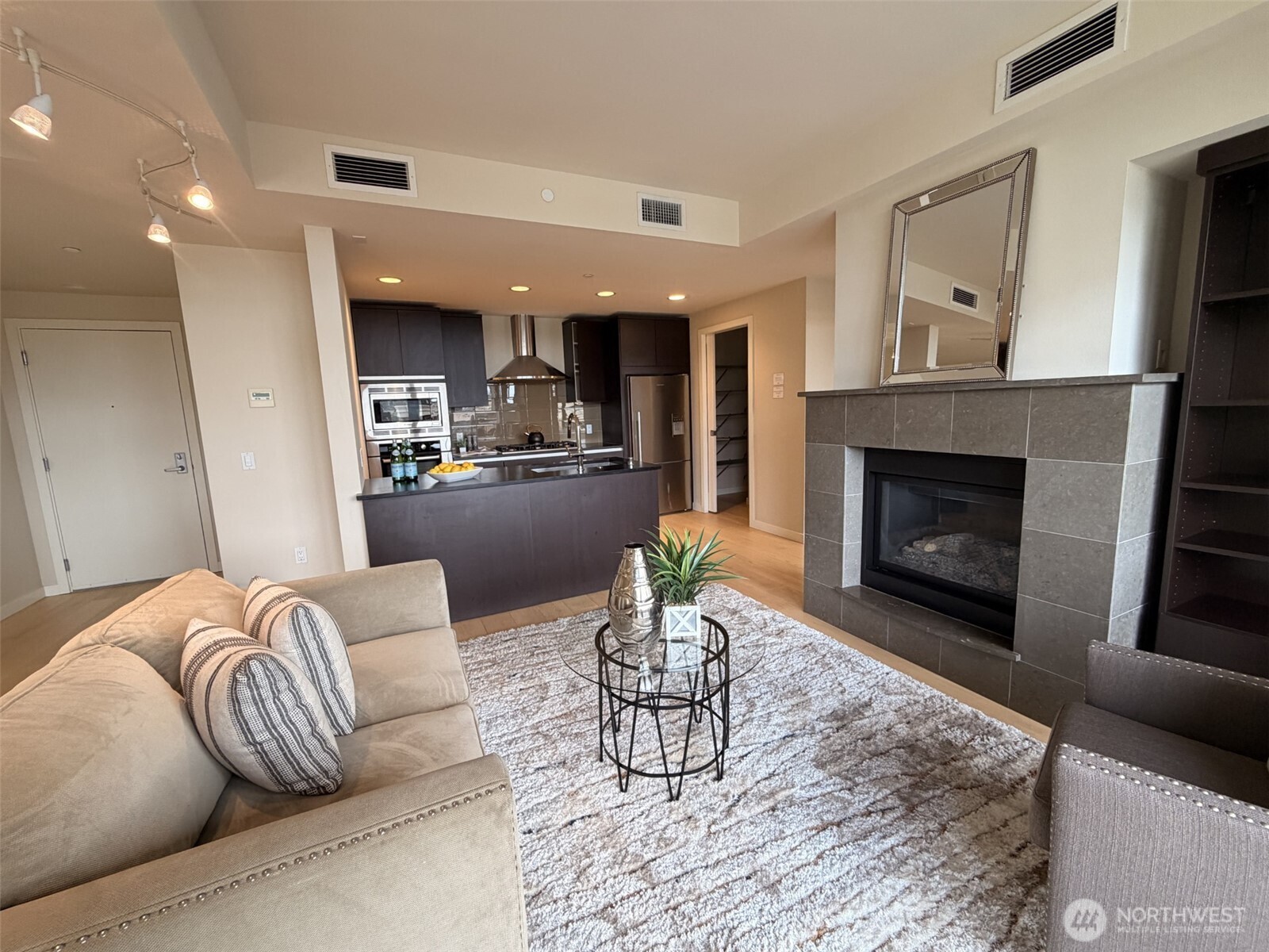 10000 Main Street Unit: 507