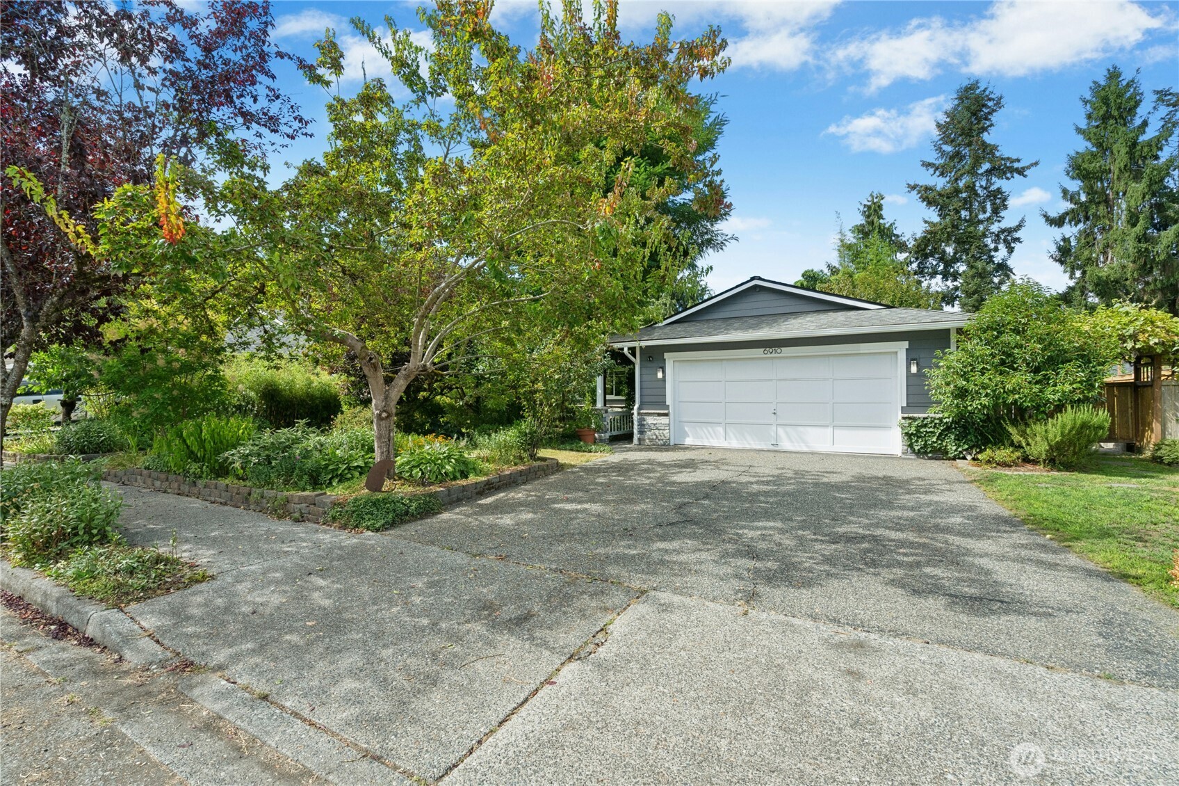 6910 62nd Drive NE