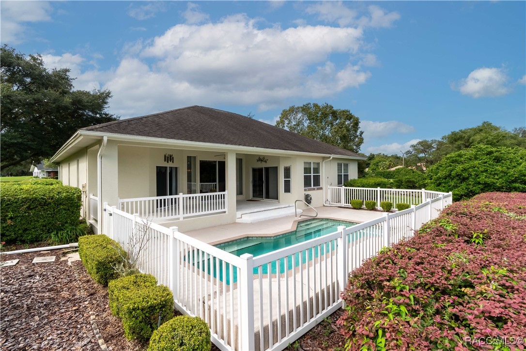 61 E Falconry Court