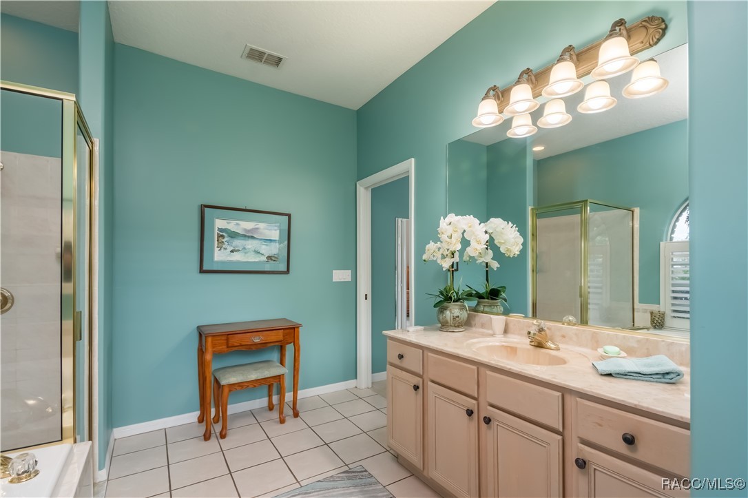 61 E Falconry Court