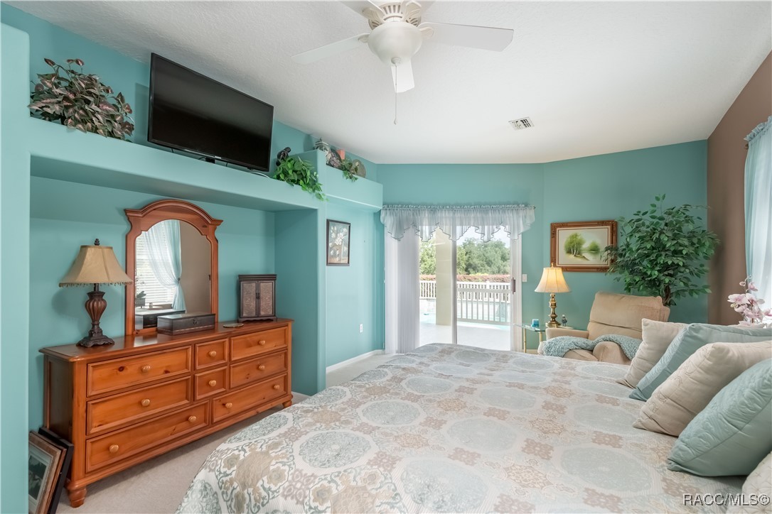 61 E Falconry Court