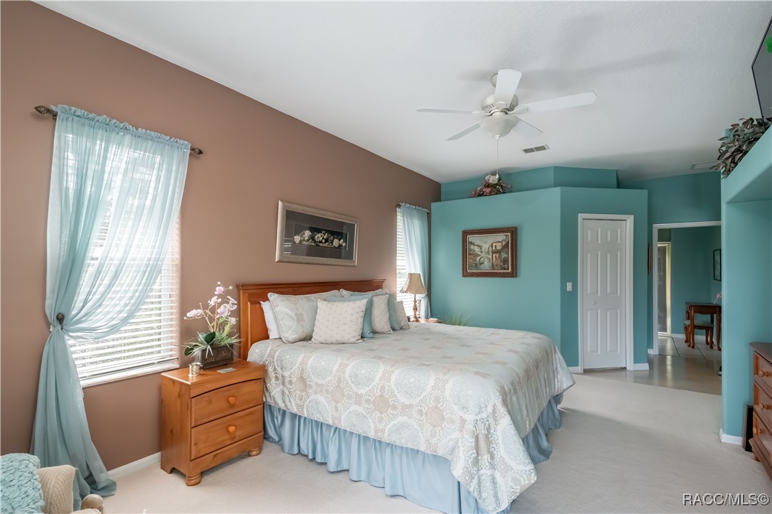 61 E Falconry Court