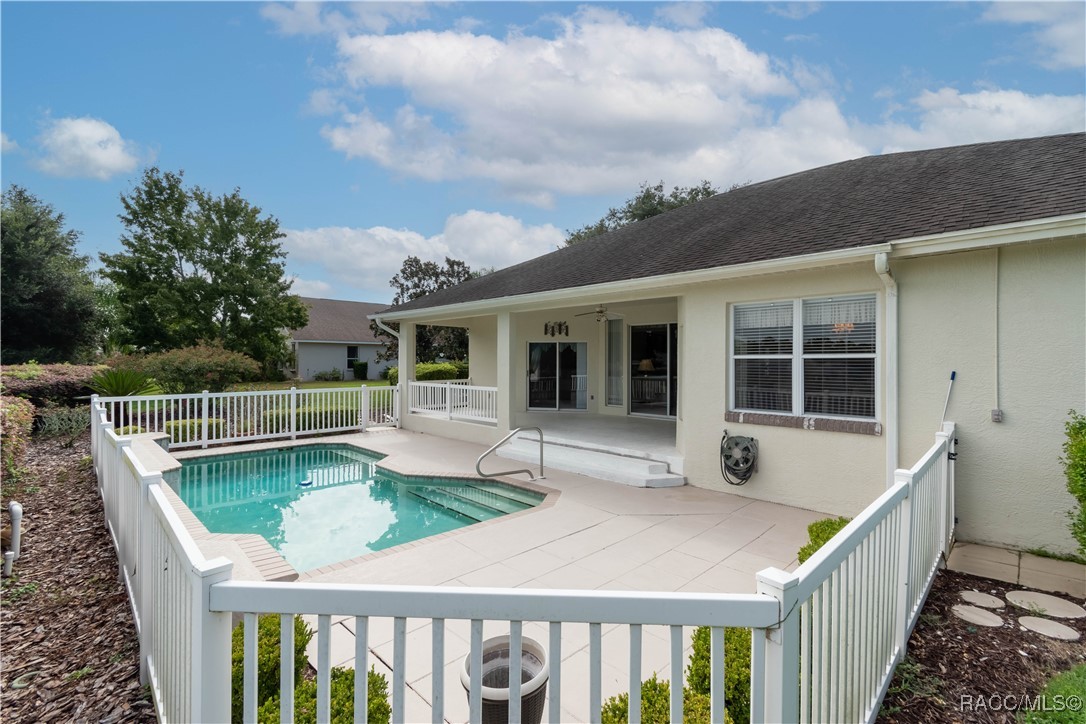 61 E Falconry Court