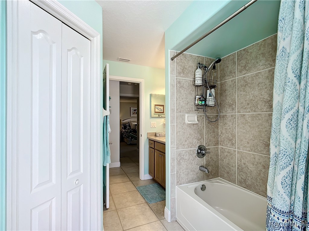 1309 N Foxrun Terrace